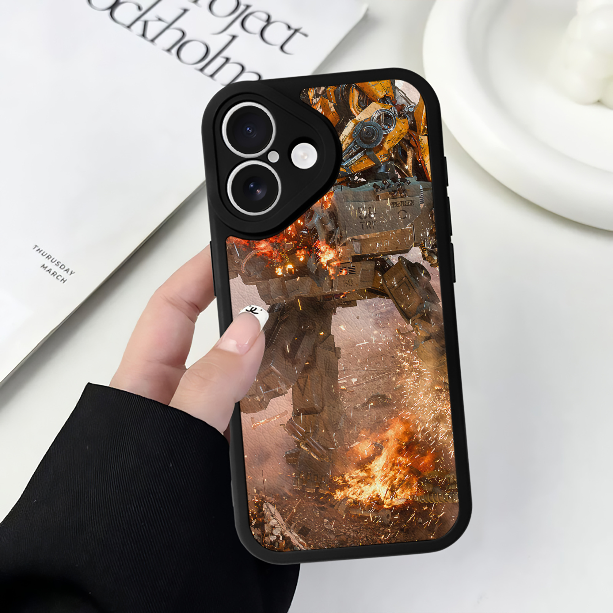 （画像用） Transformers トランスフォーマー 【iPhone 16シリーズ対応】シリコンスマホケース（レザー調） 材質：シリコン